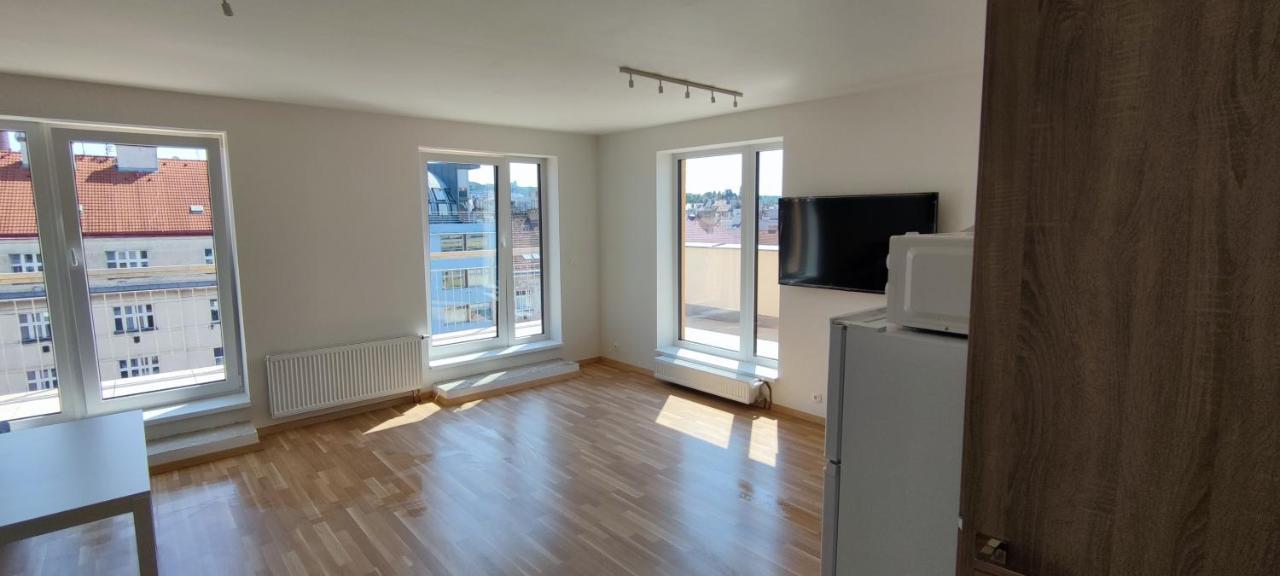 Penthouse # 81 With Panoramic City View In Elite Rezidence With Free Parking Πράγα Εξωτερικό φωτογραφία