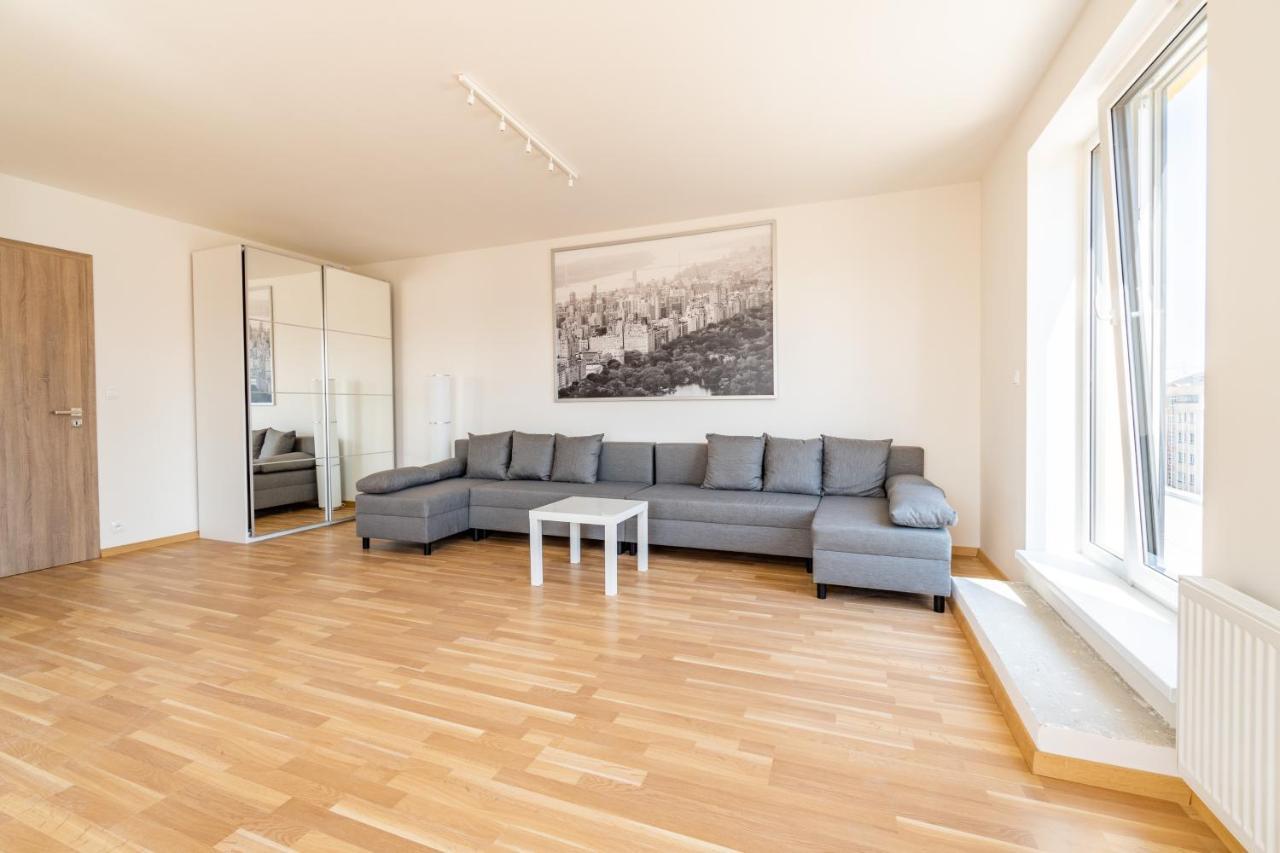 Penthouse # 81 With Panoramic City View In Elite Rezidence With Free Parking Πράγα Εξωτερικό φωτογραφία