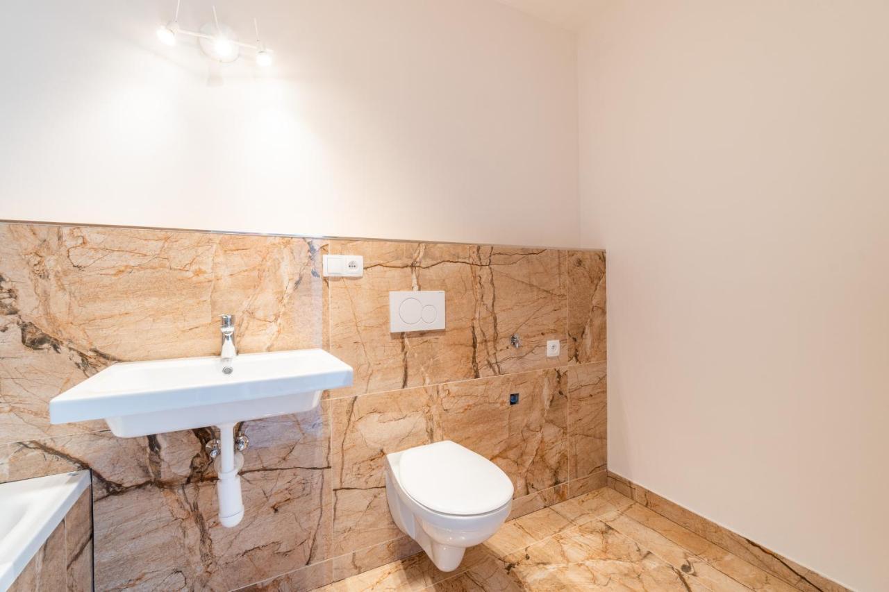 Penthouse # 81 With Panoramic City View In Elite Rezidence With Free Parking Πράγα Εξωτερικό φωτογραφία